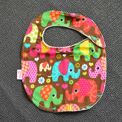 Dětský bryndáček-Sloníci na hnědé