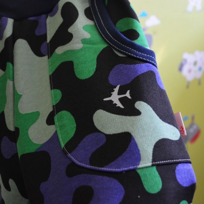Klasické tepláky Military s kapsami